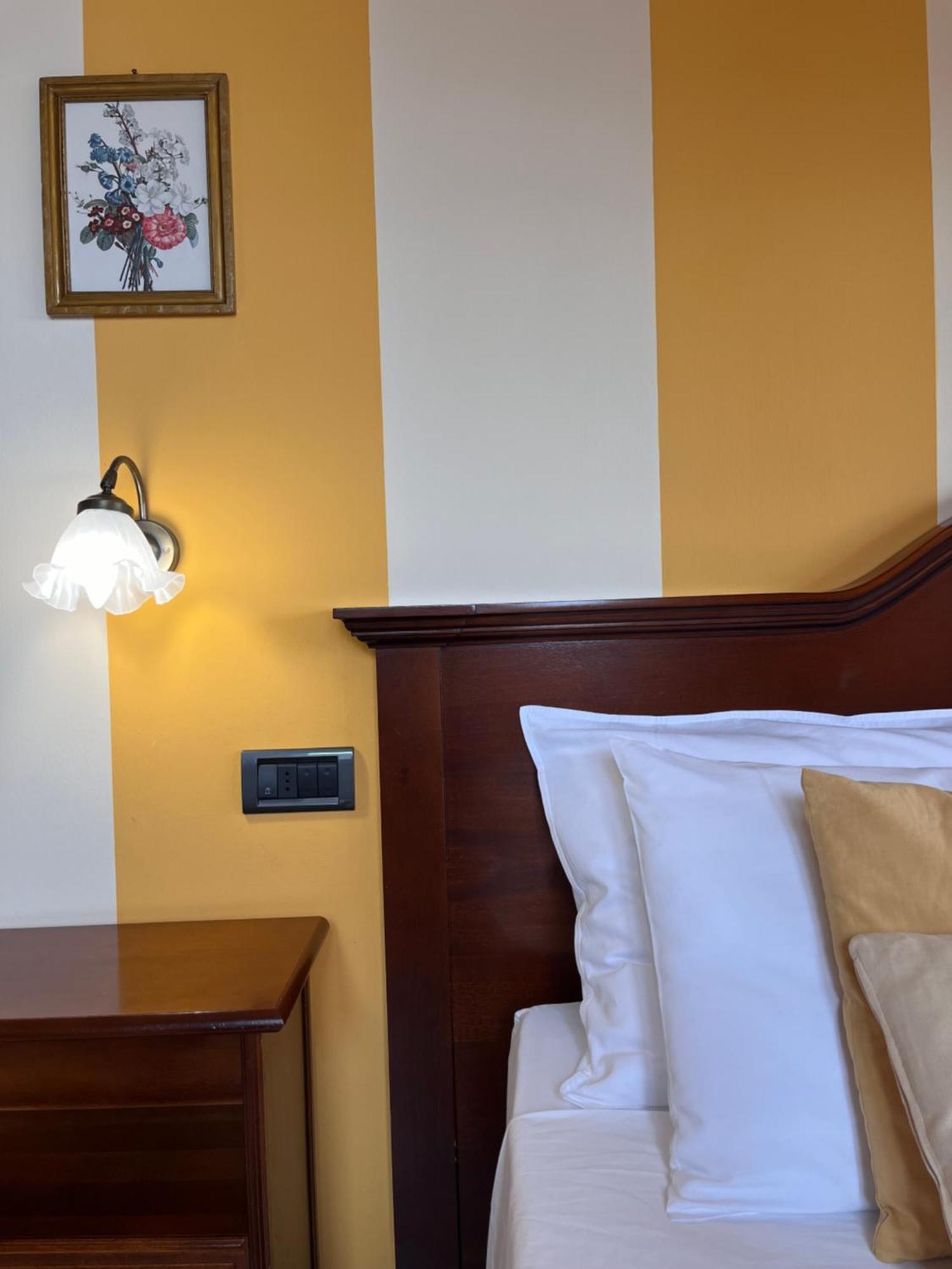 Belvedere Bike Hotel Monta Room photo