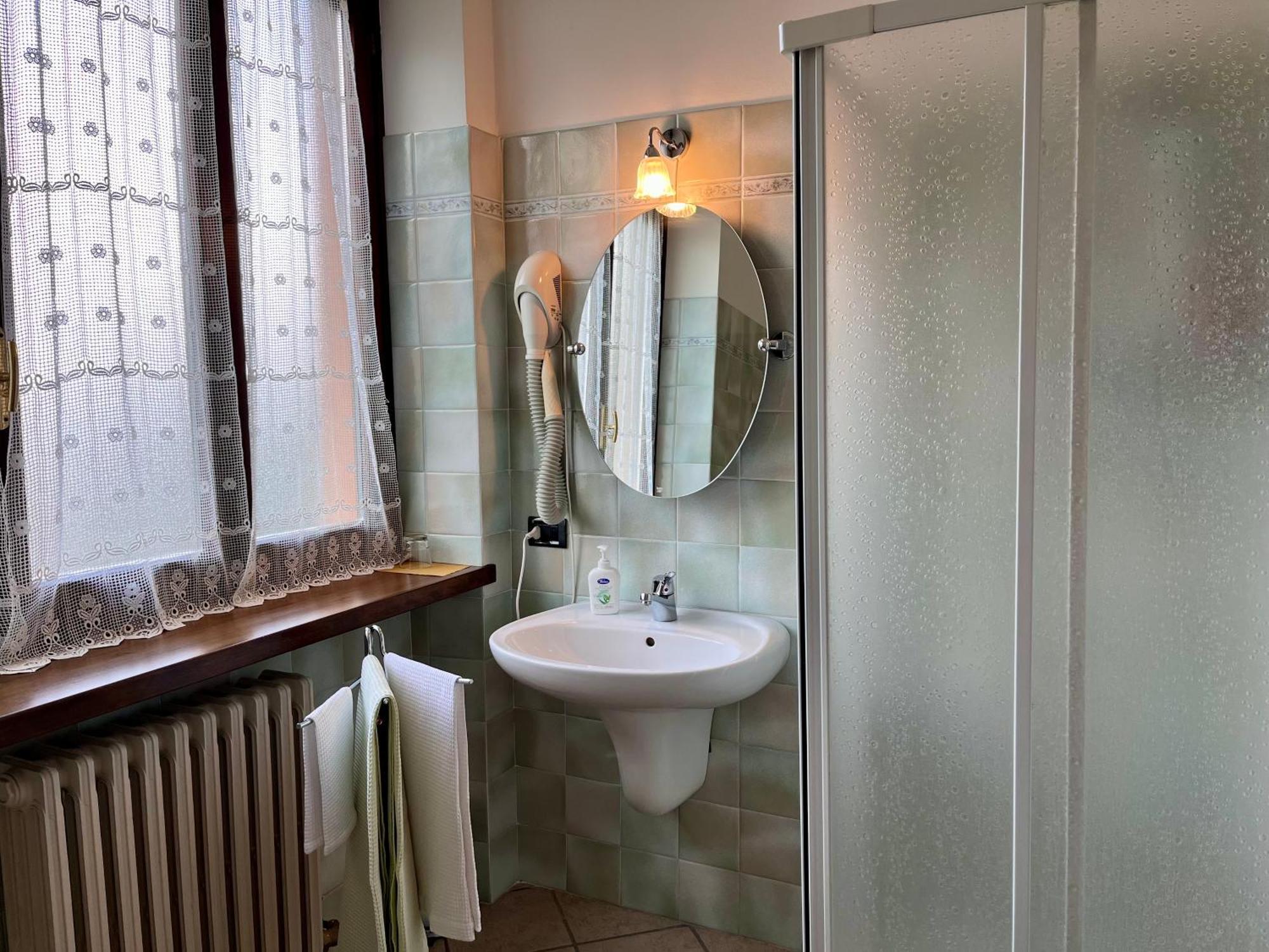 Belvedere Bike Hotel Monta Room photo